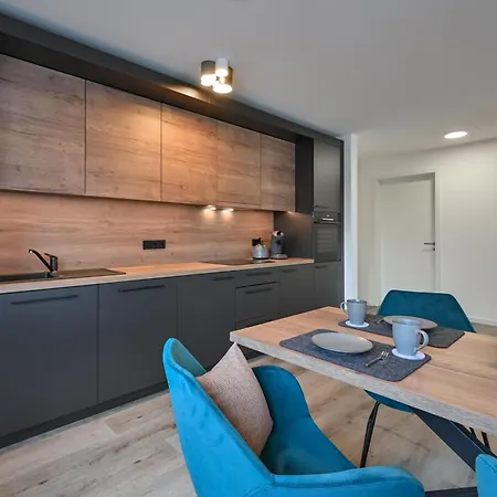Apartment Stock Nr 4 *
