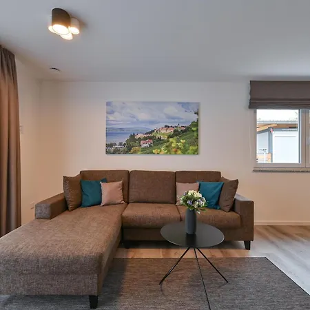 아파트 Stock Nr 4 *